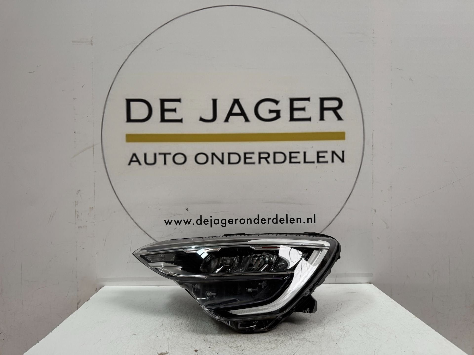 Phare avant gauche Full LED pour Renault Arkana 260603632R, Renault Group, Contact.group@renault.com, Renault, Utilisé