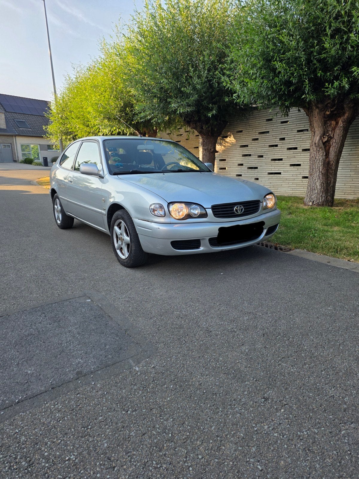 Toyota corolla 1400cc benzine met weinig km's,reeds gekeurd, Auto's, Dealer onderhouden, Bedrijf, Handgeschakeld, Electronic Stability Program (ESP)