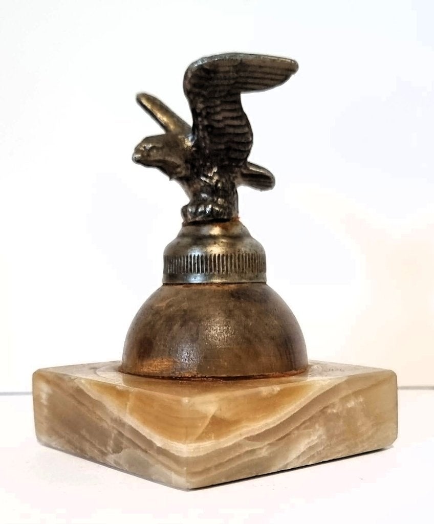 Arend op sokkel van Onyx., Ophalen of Verzenden, Brons