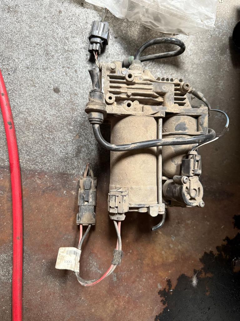 Range Rover Sport L320 lucht compressor, Land Rover, -, Origine de la pièce connue, Utilisé