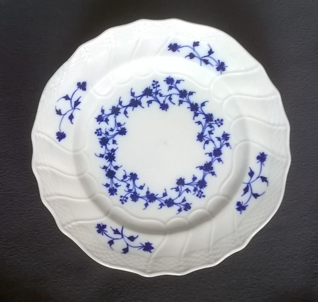 Assiette dessert porcelaine de Tournai, Antiquités & Art, Antiquités | Porcelaine, Enlèvement ou Envoi