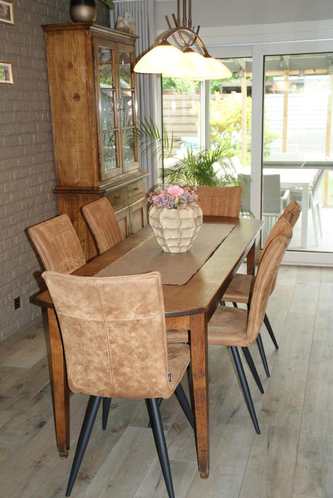 table ancienne avec une forme unique, Maison & Meubles, Tables | Tables à manger, Utilisé, 50 à 100 cm, 200 cm ou plus, Cinq personnes ou plus