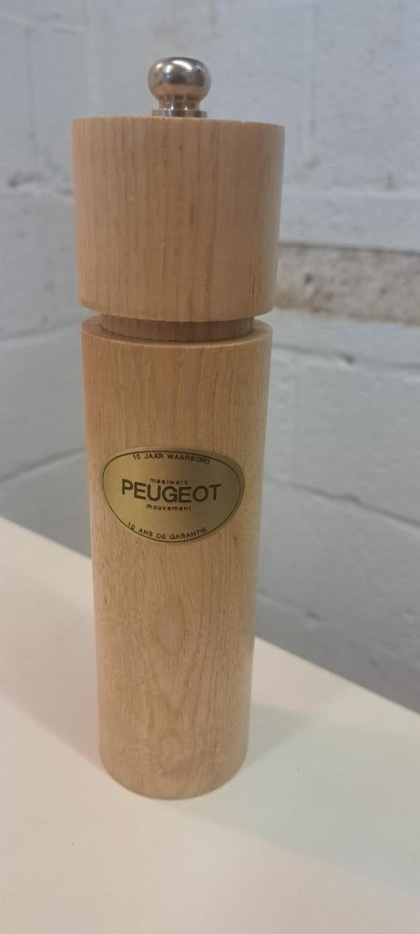 Peugeot Chatel Pepermolen, hout, 5,4 inch x 5,4 x 21, Ophalen of Verzenden, Zo goed als nieuw