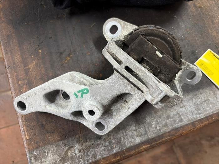 Support moteur d'un Opel Vivaro, -, Opel, 3 mois de garantie, Utilisé