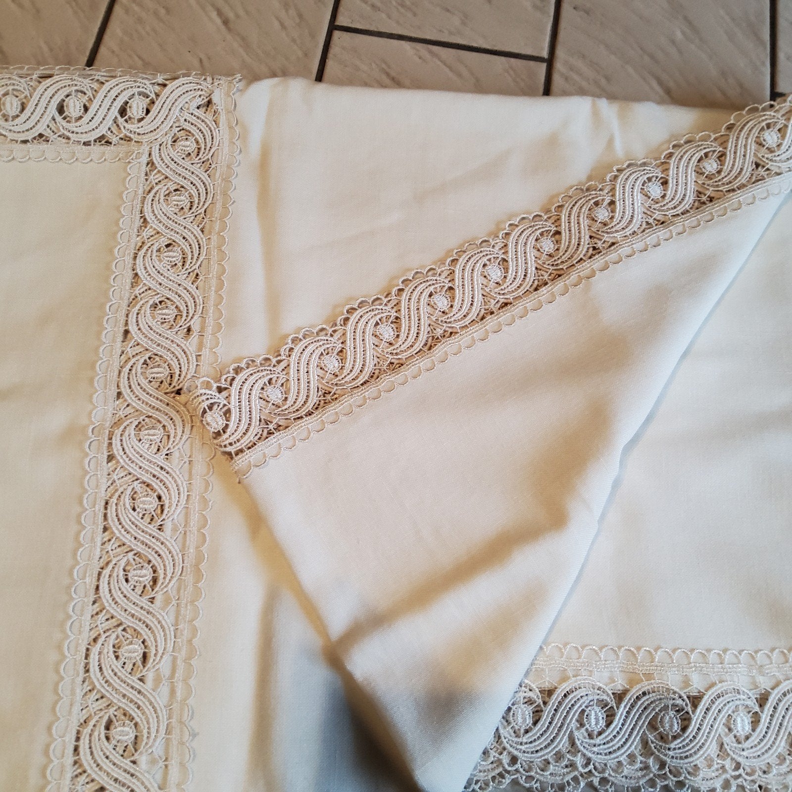 nieuw tafelkleed, Ophalen