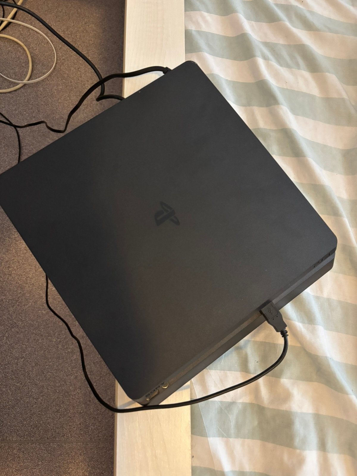 Ps4 + tv, Games en Spelcomputers, Ophalen, Gebruikt, 500 GB, Met 1 controller