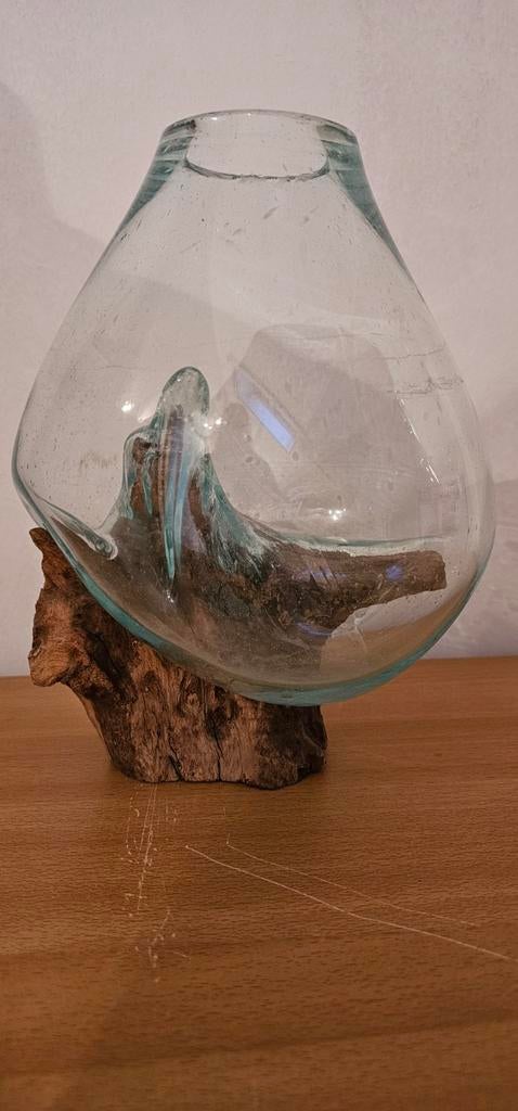 Mooie vaas op houten sokkel, Huis en Inrichting, Ophalen of Verzenden