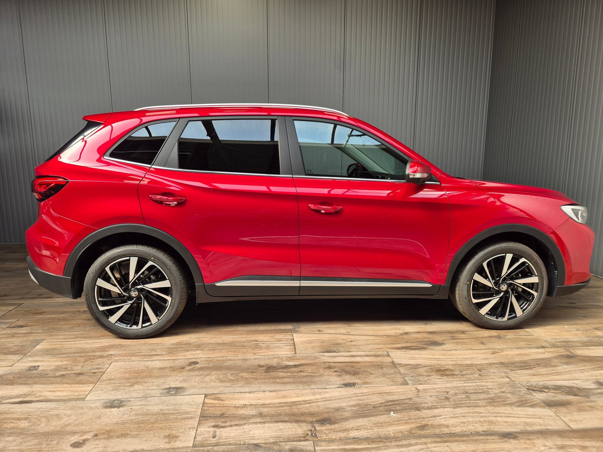 MG ZS 1.5Hybrid+ 195pk Luxury automaat 5/2026, Zwart, 4 cilinders, ZS, Bedrijf