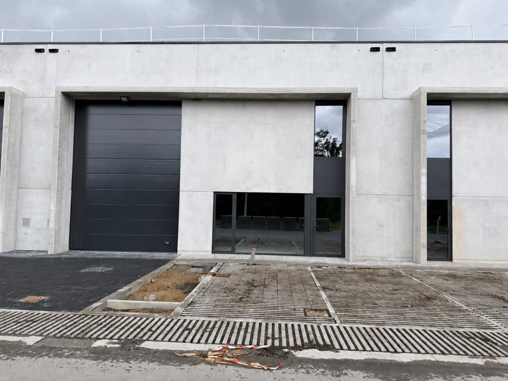 Te huur: nieuwbouw KMO unit 300m2 Erembodegem, Huur