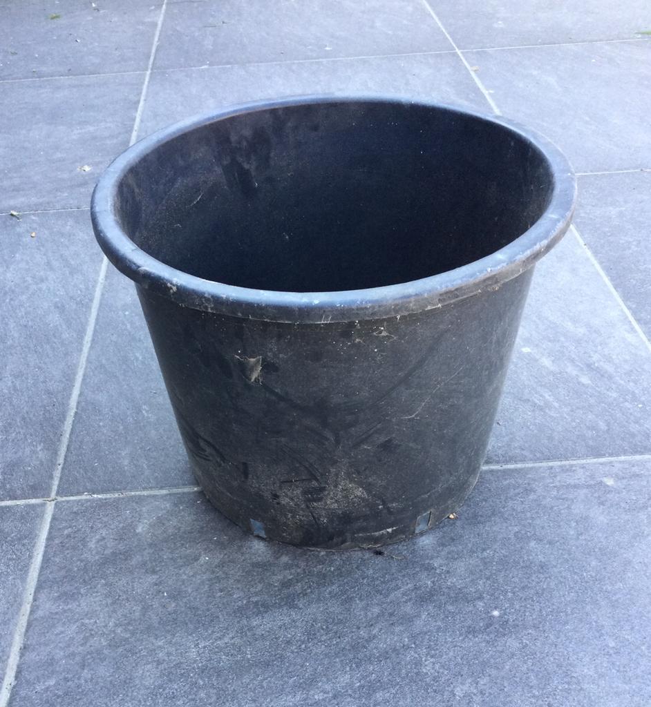 Grote plastieken bloempot - Diameter 35 cm H 27 cm, Tuin en Terras, Ophalen, Gebruikt