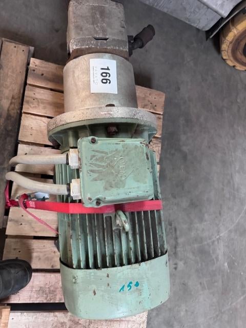 Hydraulische motor met pomp, Ophalen