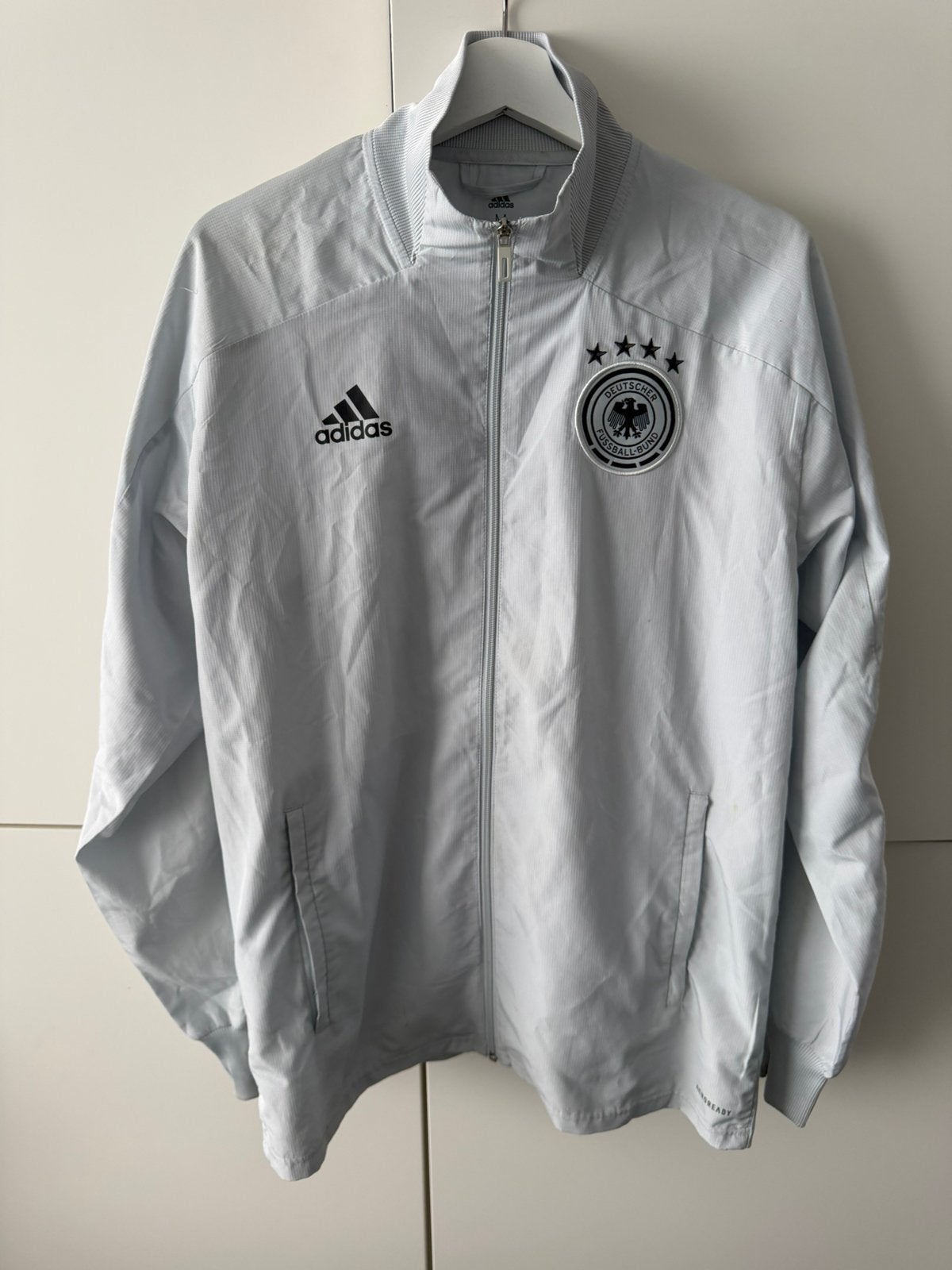 Adidas DFB Duitsland presentatiejack lichtgrijs maat M, Ophalen of Verzenden, Maat 48/50 (M), Grijs, Voetbal