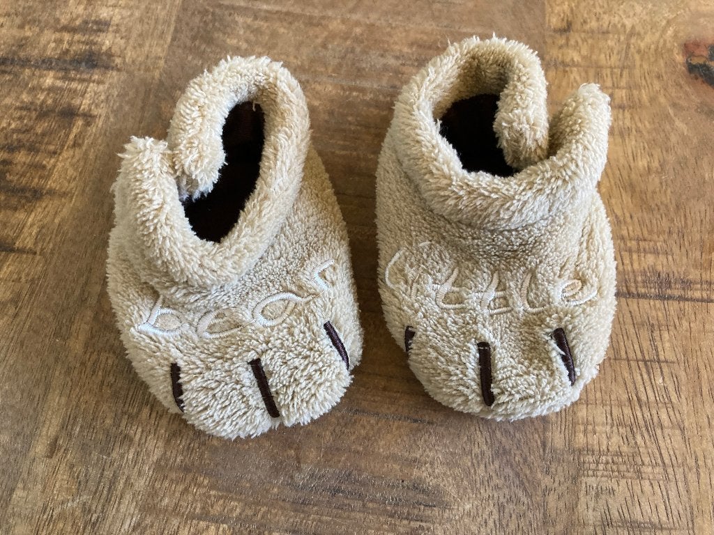 Schattige teddy poppenslofjes / berenpootjes voor de pop, Ophalen of Verzenden, Gebruikt, Babypop