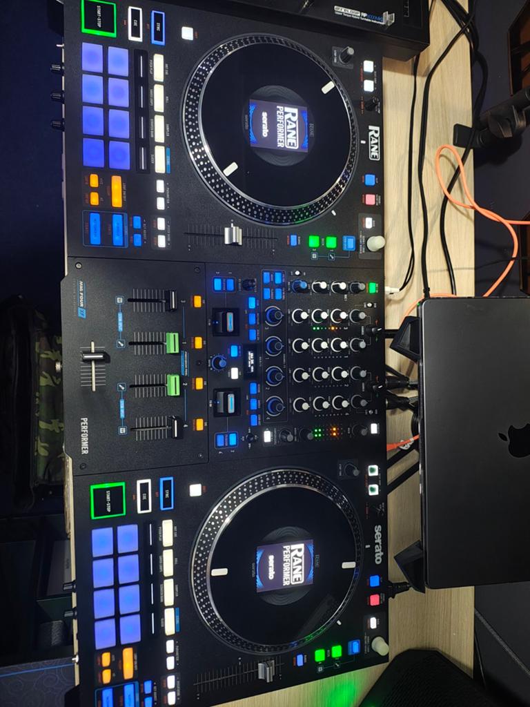 Rane performer+ flight case, Muziek en Instrumenten, Dj-sets en Draaitafels, Zo goed als nieuw, Dj-set, Overige merken