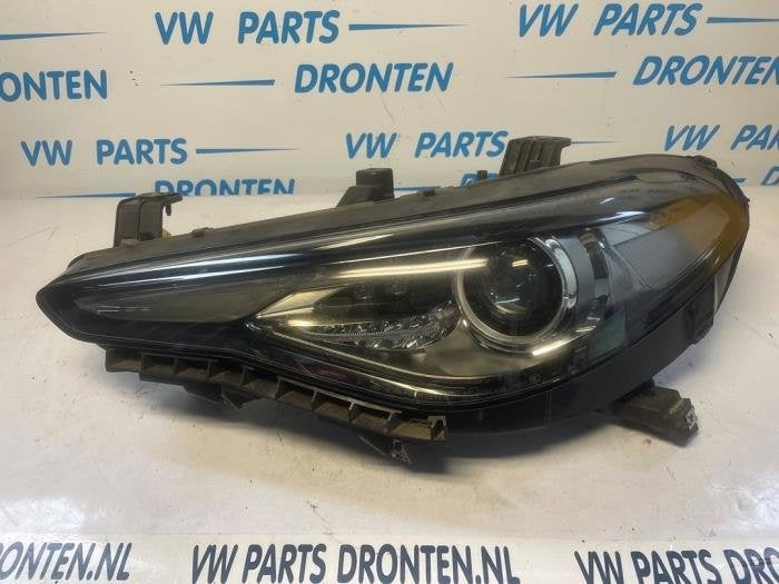 Phare gauche d'un Alfa Romeo Giulia, Autos : Pièces & Accessoires, Éclairage, Alfa Romeo, Utilisé, 3 mois de garantie, Enlèvement ou Envoi