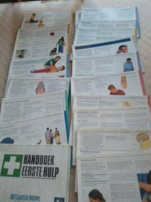 handboek eerste hulp mmv. het rode kruis, Boeken, Advies, Hulp en Training, Ophalen of Verzenden, Zo goed als nieuw