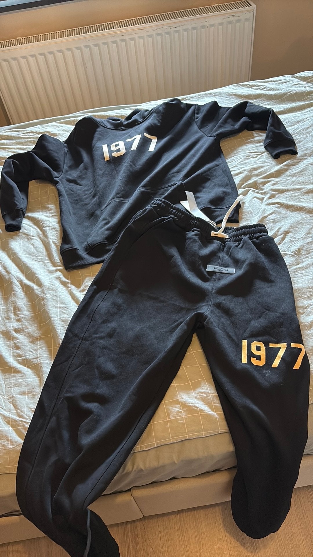 Essentials 1977, Ophalen of Verzenden, Nieuw, Maat 48/50 (M), Zwart