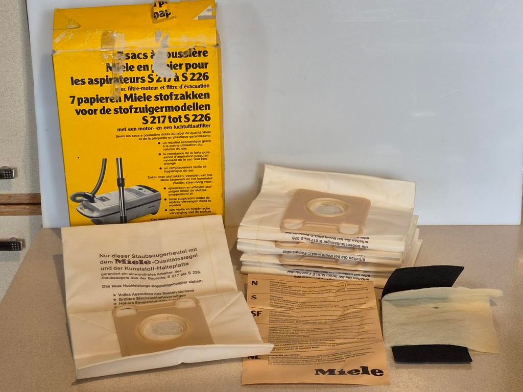 Miele 5 stuks vintage papieren stofzuigerzakken S217-S226, Elektronische apparatuur, Ophalen of Verzenden, Nieuw, Stofzak, Stofzuiger