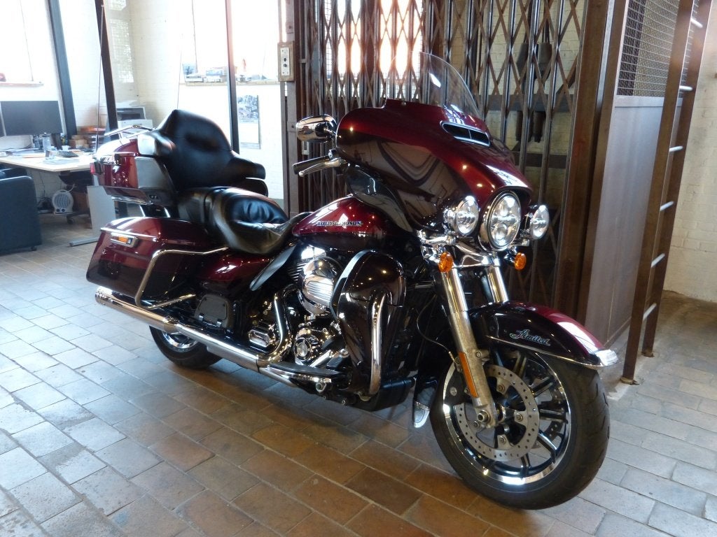 Harley-Davidson TOURING FLHTK, Motos, Plus de 35 kW, Info@freedom-machines.be, ABS, 1690 cm³
