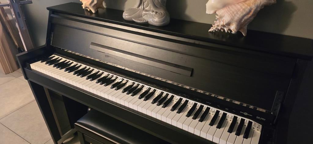 Piano numérique 88 touches (DP-70U) comme neuf à 3 pédales, Musique & Instruments, Pianos, Comme neuf, Digital, Enlèvement, Piano