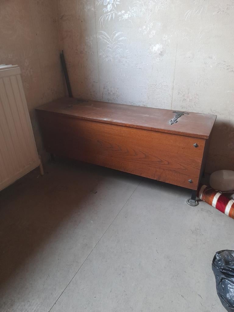 Houten koffer, Ophalen