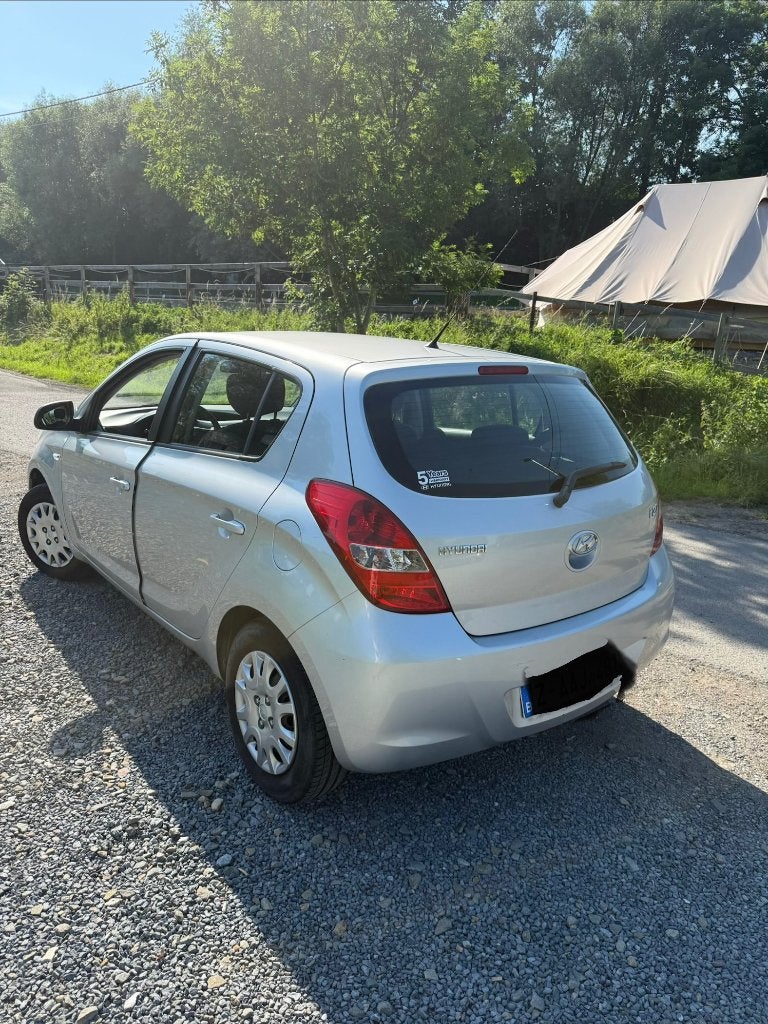 Hyundai i20 1.3 minder dan 99.000 km 2009, Auto's, Hyundai, Stof, Zwart, 5 deurs, Particulier
