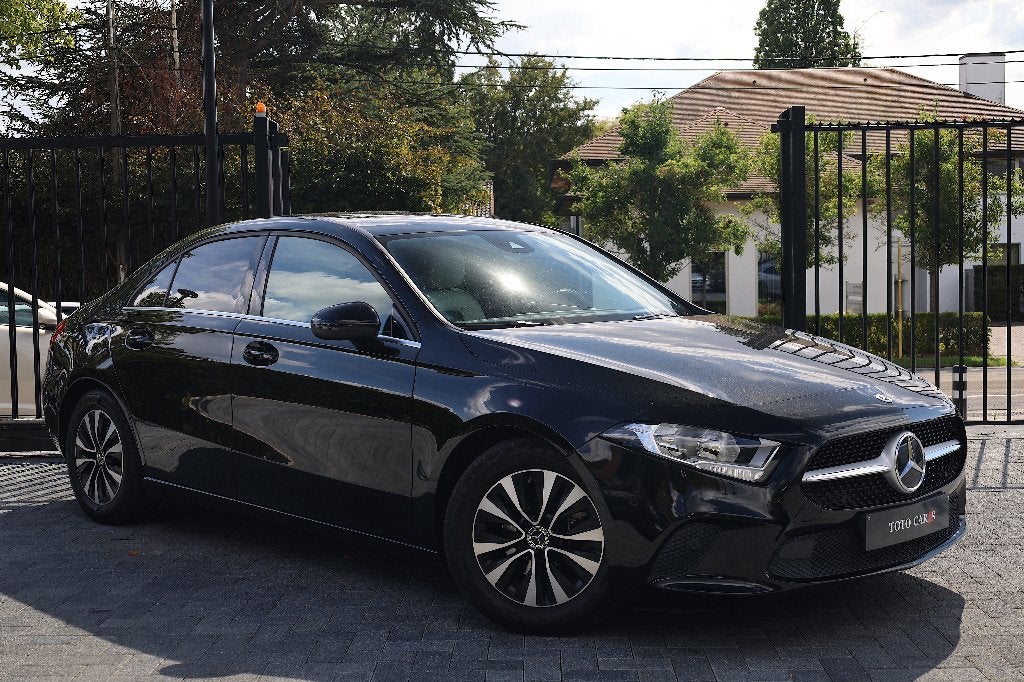 Mercedes-Benz A 180 d Automaat | Berline, Auto's, Automaat, Euro 6, Leder en Stof, Zwart