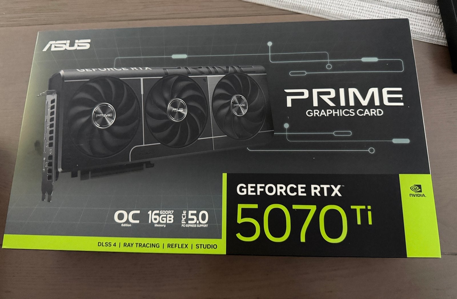 Asus rtx 5070 ti - neuve, Informatique & Logiciels, Alimentations internes, Enlèvement ou Envoi, Comme neuf
