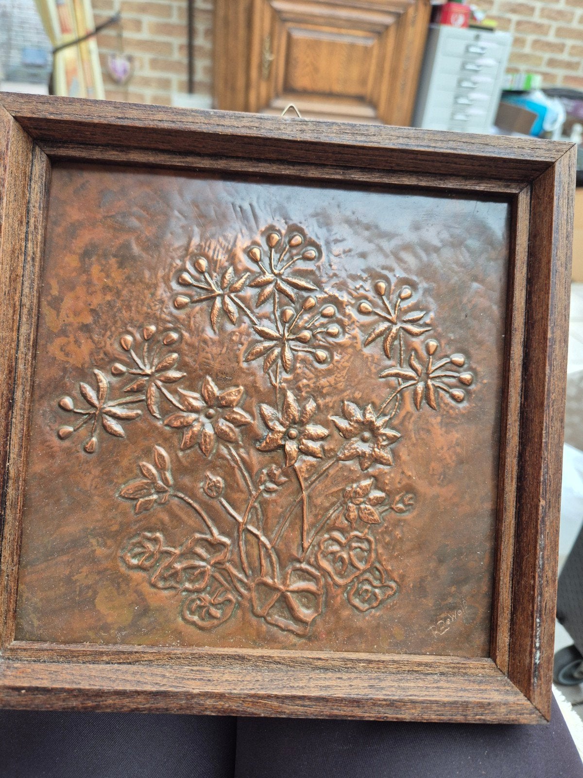 Antieke R. De Wolf relief floral koperen kader getekend, Antiek en Kunst, Ophalen of Verzenden