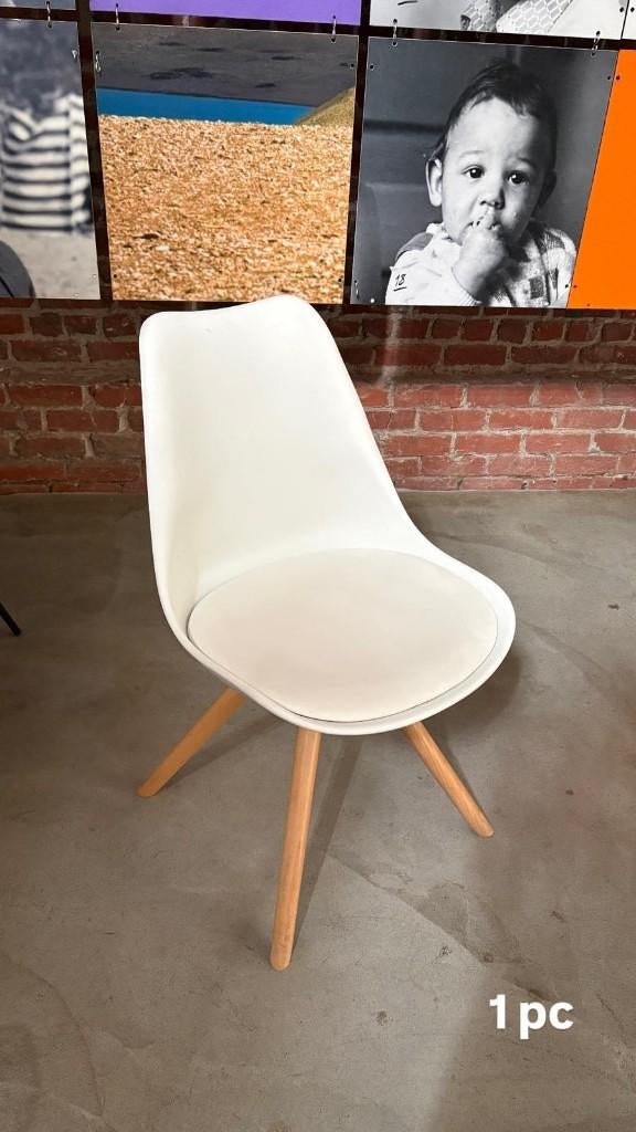Lot de 4 chaises blanches - parfait état - Ixelles - 50€/pc, Enlèvement, Comme neuf, Blanc, Chaise de bureau
