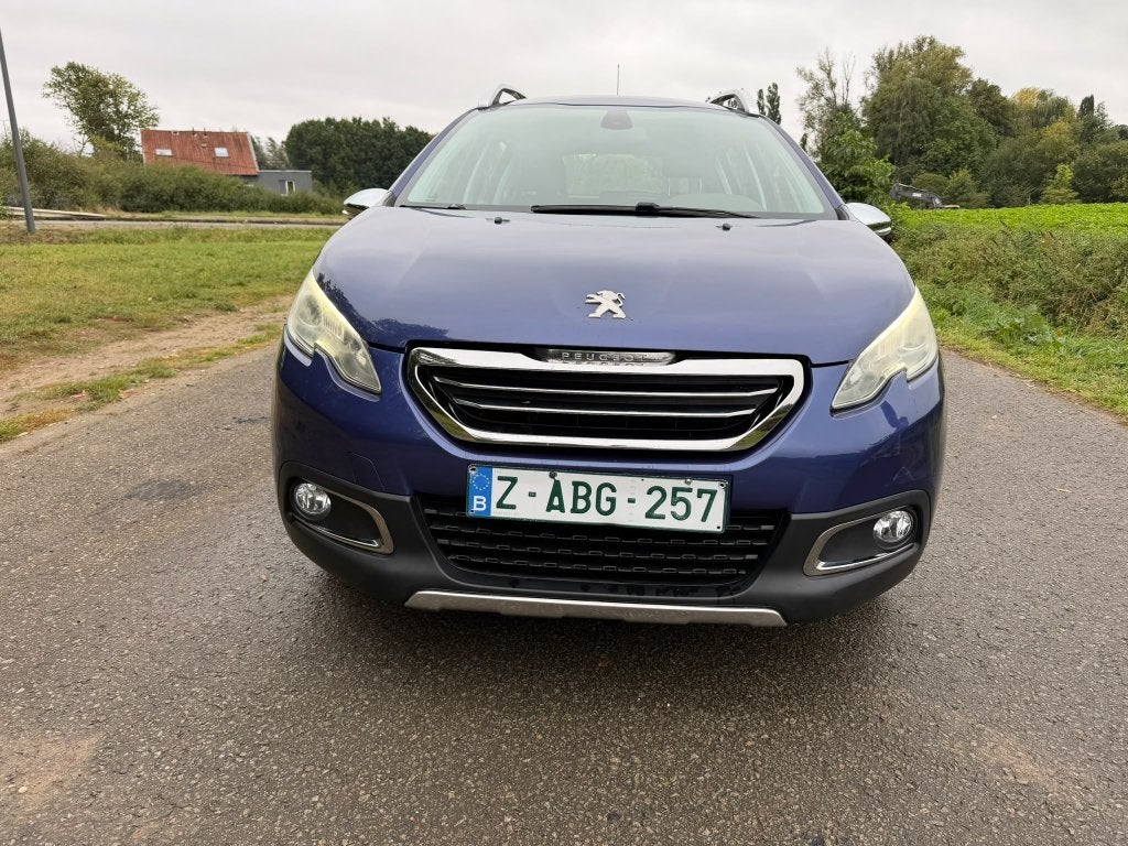 Peugeot 2008 1.2i Allure S, Autos, Euro 6, Entreprise, Volant multifonction, Boîte manuelle