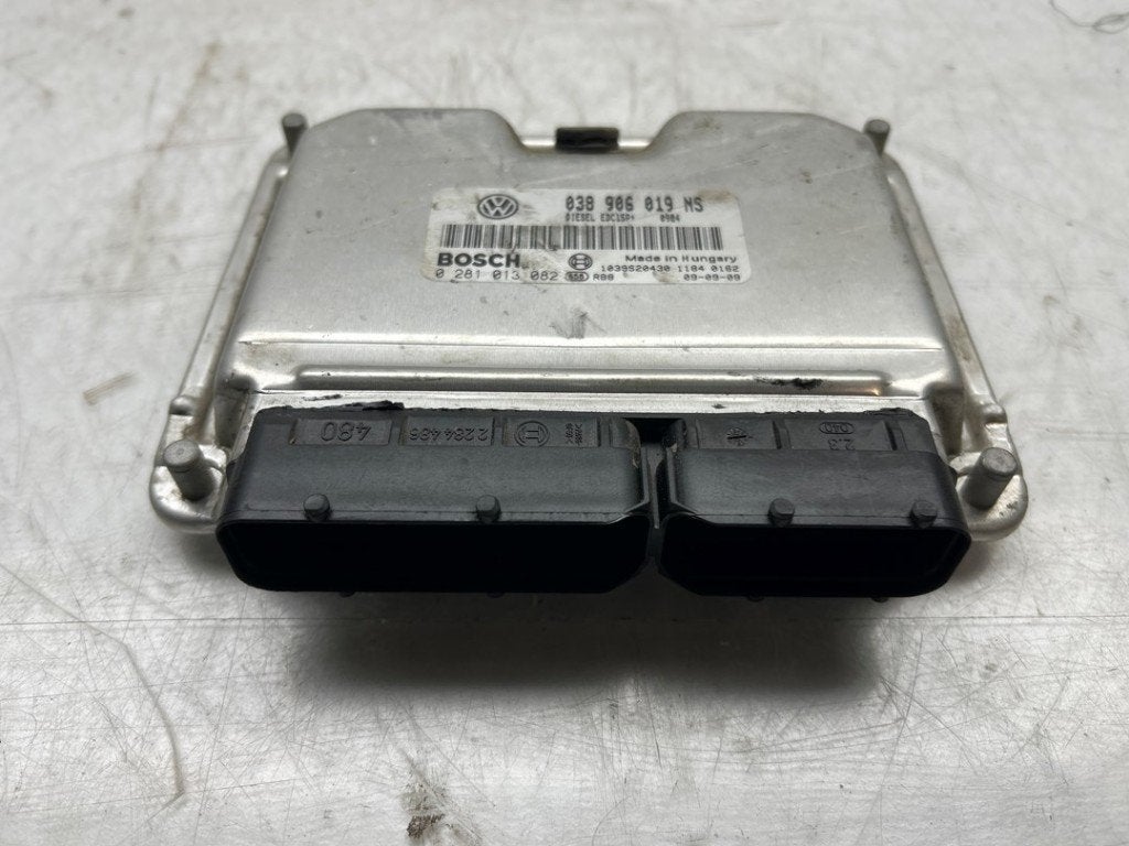 CALCULATEUR MOTEUR ECU Skoda Fabia II Combi (|038906019NS|), Utilisé, Info@skoda-auto.de, Skoda, Max-Planck-Straße  3-5
64331  Weiterstadt, DE