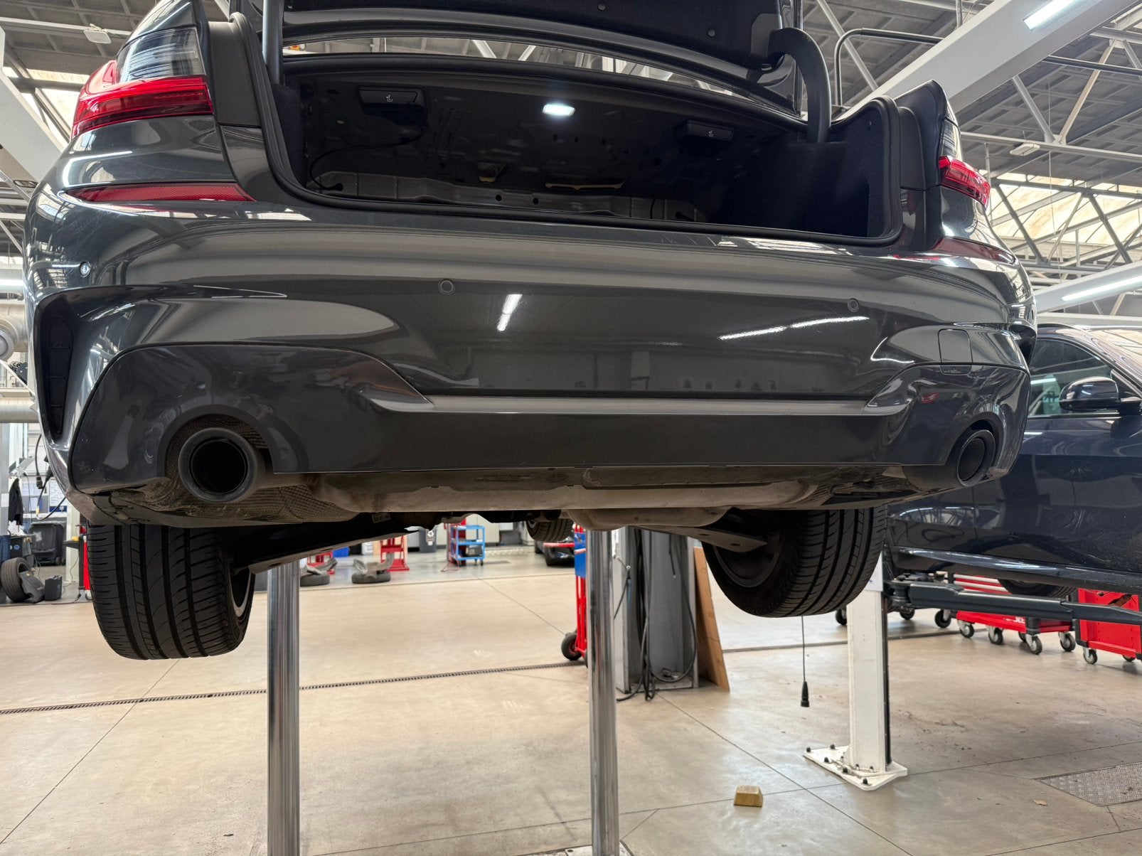 Diffusor bmw g20 pre face lift M pakket, Autos : Pièces & Accessoires, Systèmes d'échappement, BMW, Enlèvement