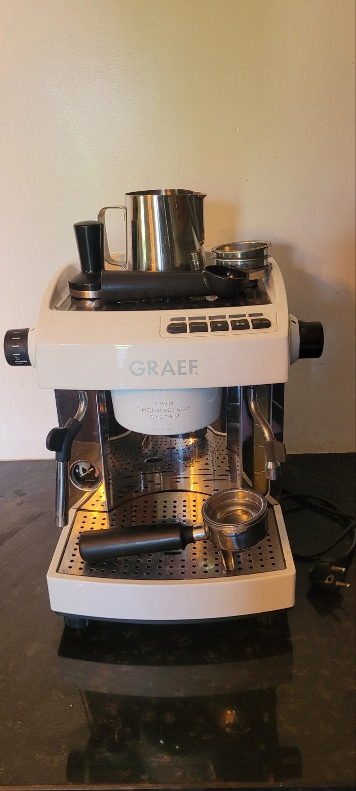 Machine à expresso GRAEF, Café moulu, Machine à espresso, Réservoir d'eau amovible, Enlèvement ou Envoi