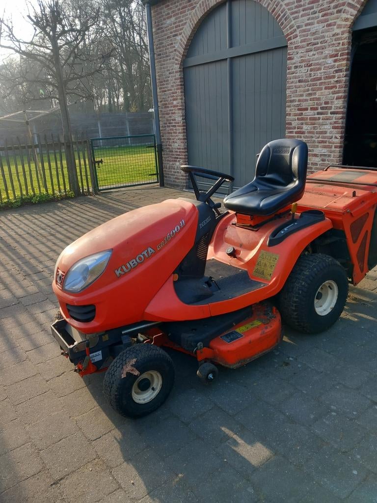 Zitmaaier kubota gr 1600 diesel, Ophalen, Opvangbak