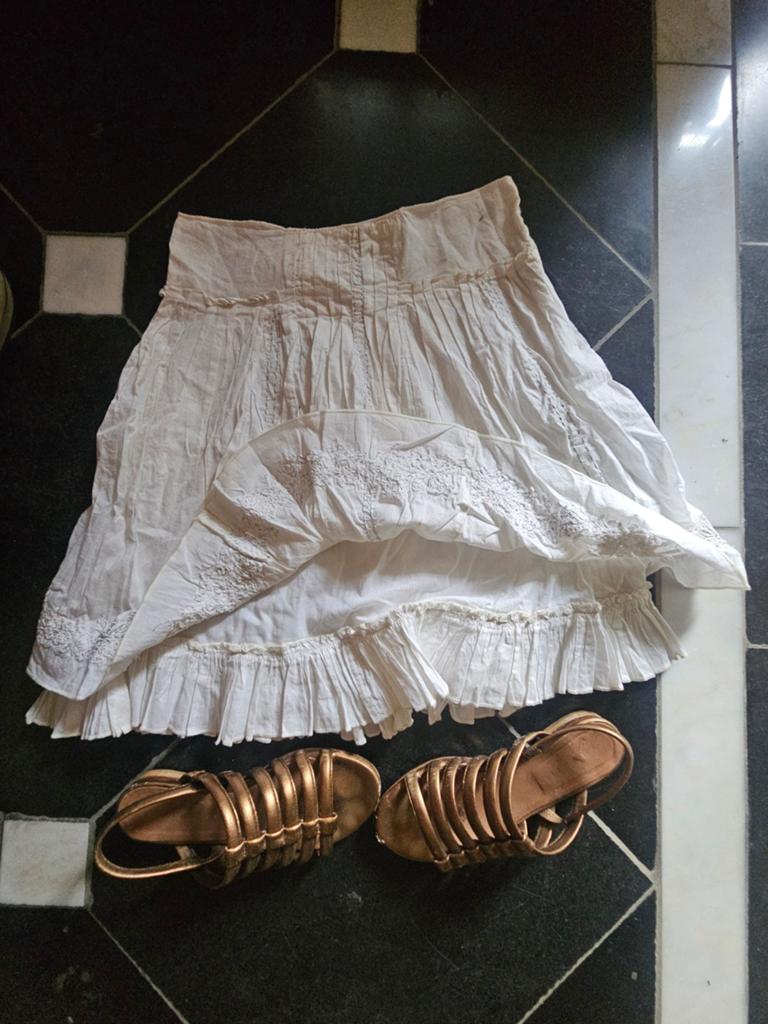 Prachtig romantisch zomers rokje ESSENTIEL + dito sandalen, ESSENTIEL, Verzenden, Maat 36 (S), Wit