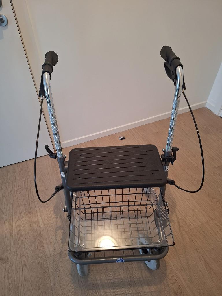 Rollator, Ophalen, Opvouwbaar, Zo goed als nieuw