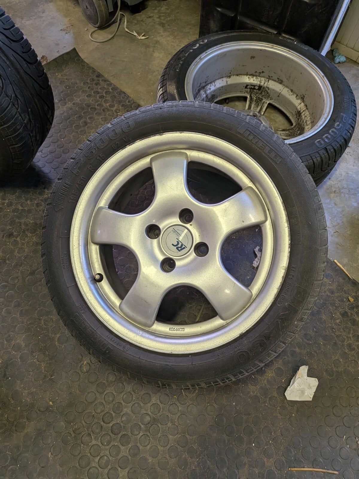 Toyota Celica banden, Autos : Pièces & Accessoires, Pneus & Jantes, Enlèvement, Pneu(s)
