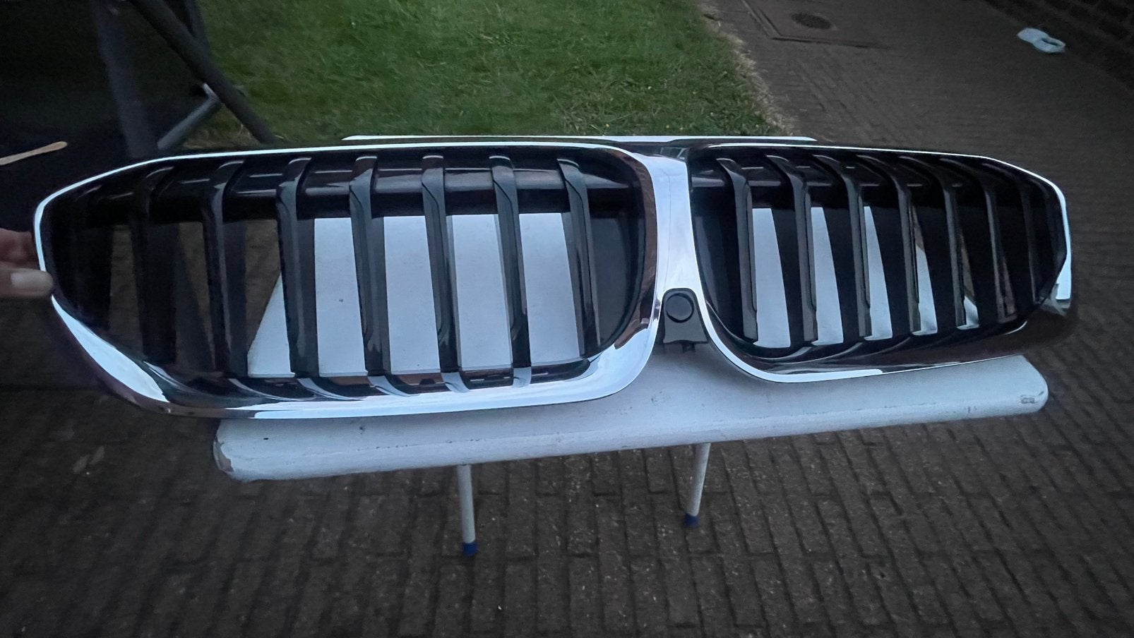 BMW orgineel voor grill nieuw G20/G21 75€, Ophalen, BMW