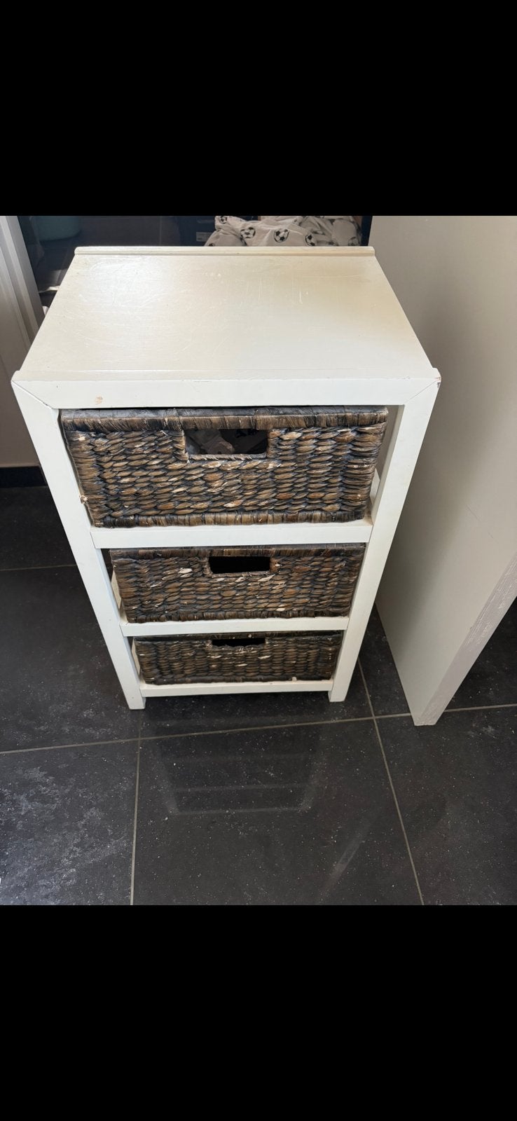 Kastje met rieten mandjes, Huis en Inrichting, Ophalen, Gebruikt