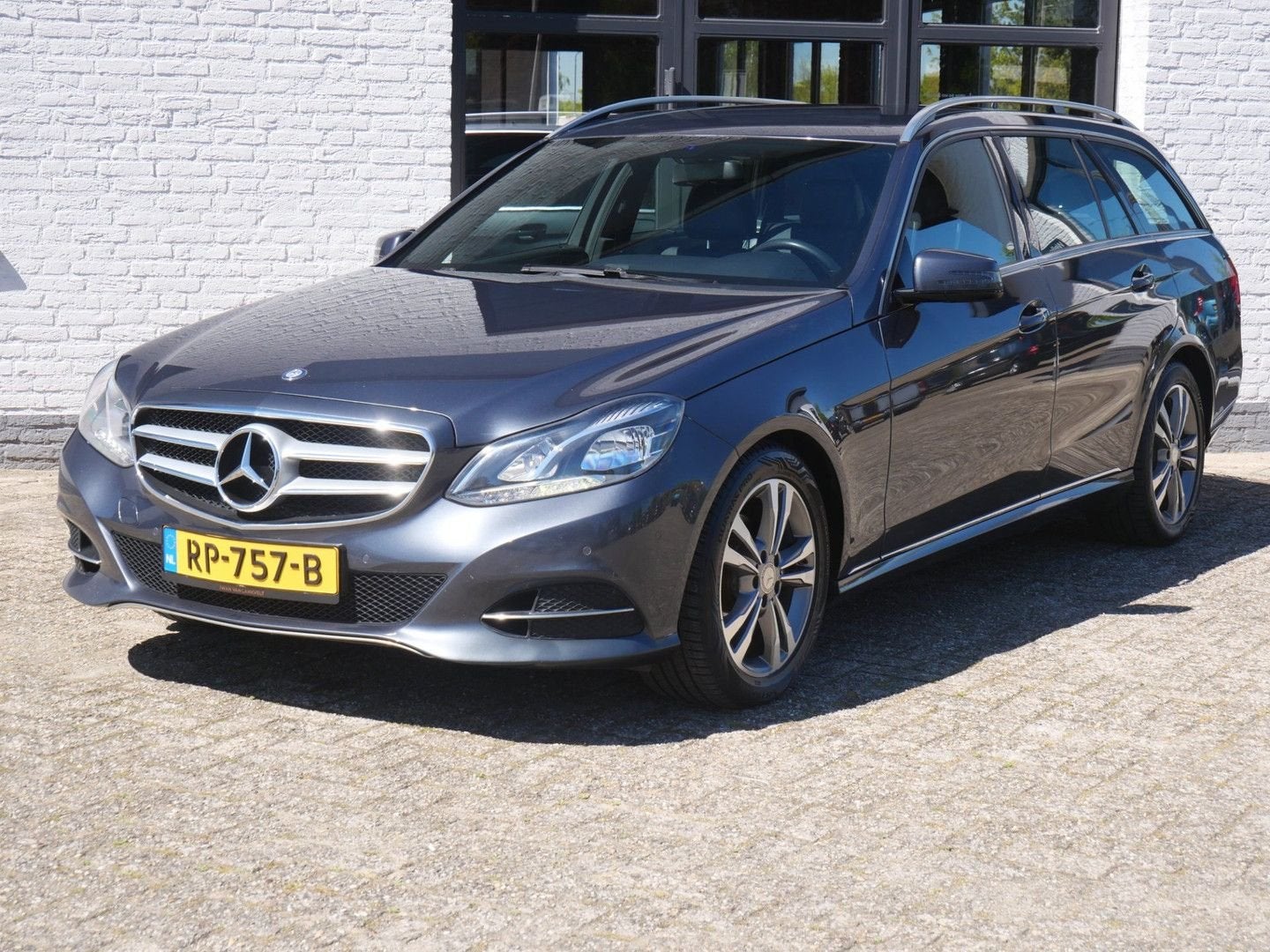 Mercedes-Benz E 200 Estate BlueTEC Ambition Avantgarde Xenon, Auto's, Automaat, Zwart, Bedrijf, Te koop