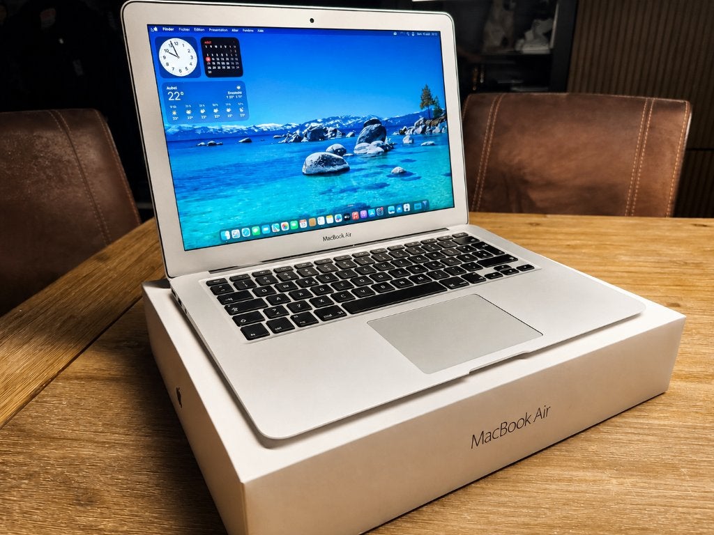 MacBook Air 13" – État impeccable – Batterie neuve, 8 GB, 13 inch, Minder dan 2 Ghz, Ophalen of Verzenden