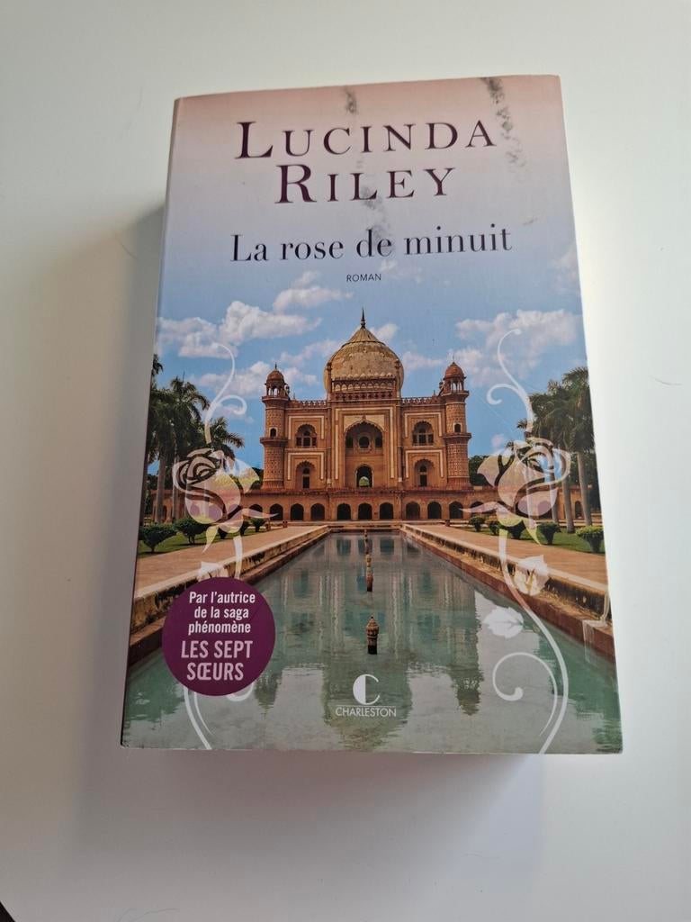 Lucinda riley La rose de minuit grand format, Boeken, Ophalen of Verzenden, Lucinda Riley