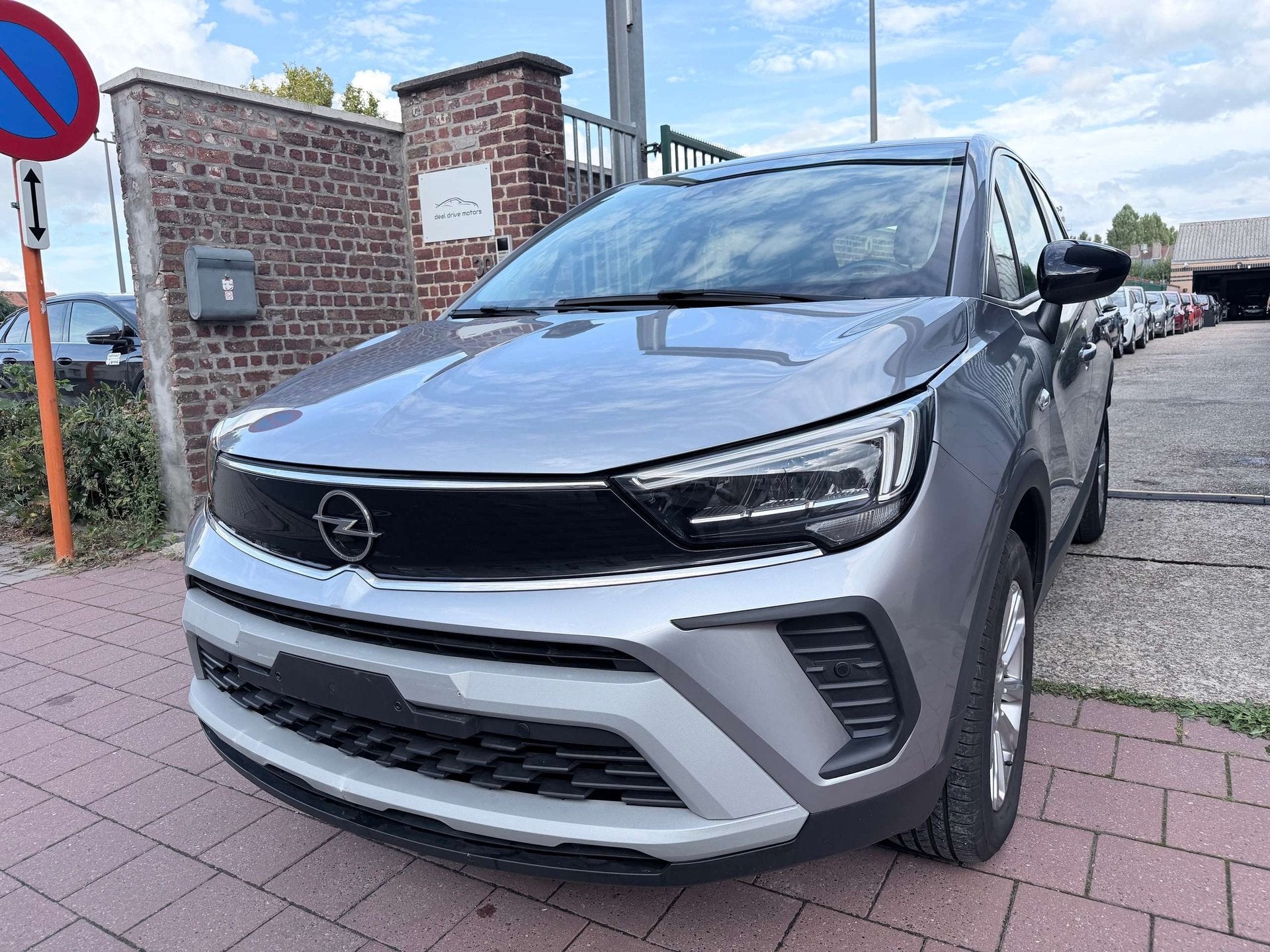 Opel Crossland 1.2 I EDITION ELEGANCE | CAR PLAY| CAMERA | C, Autos, Argent ou Gris, Achat, Euro 6, Entreprise