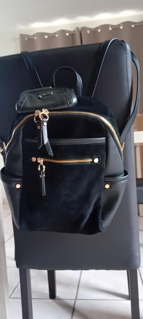 Sac à dos noir PARFOIS, Bijoux, Sacs & Beauté, Sacs | Sacs Femme, Enlèvement ou Envoi, Neuf, Noir, Sac à main