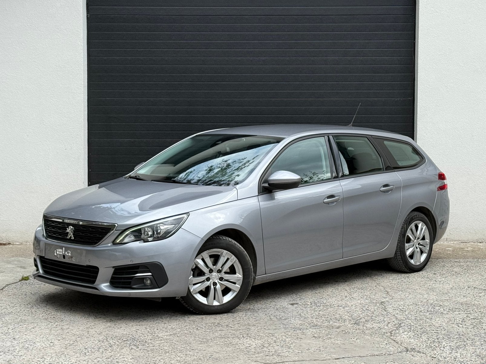 PEUGEOT 308 1.5 HDI AUTOMAAT CAMERA KLAAR VOOR INSCHRIJVING, Autos, Argent ou Gris, Achat, Euro 6, Entreprise