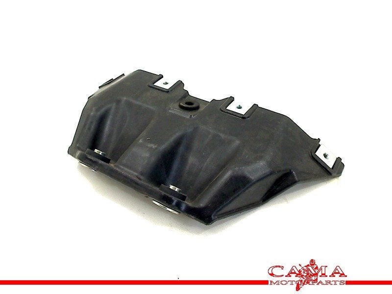 RESERVOIR CACHE GSX 1300 B-king 2007-2011 (B KING GSX1300), Motos, Dhr. S. di Majo, Utilisé, Info@cama-motorparts.nl, P.J. Troelstraweg 8 8
3144 CX  MAASSLUIS, NL