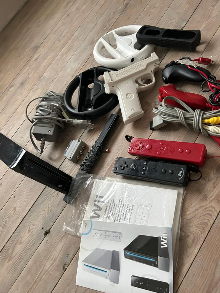 Wii, Consoles de jeu & Jeux vidéo, Enlèvement, Utilisé, Avec 2 manettes, Avec jeux