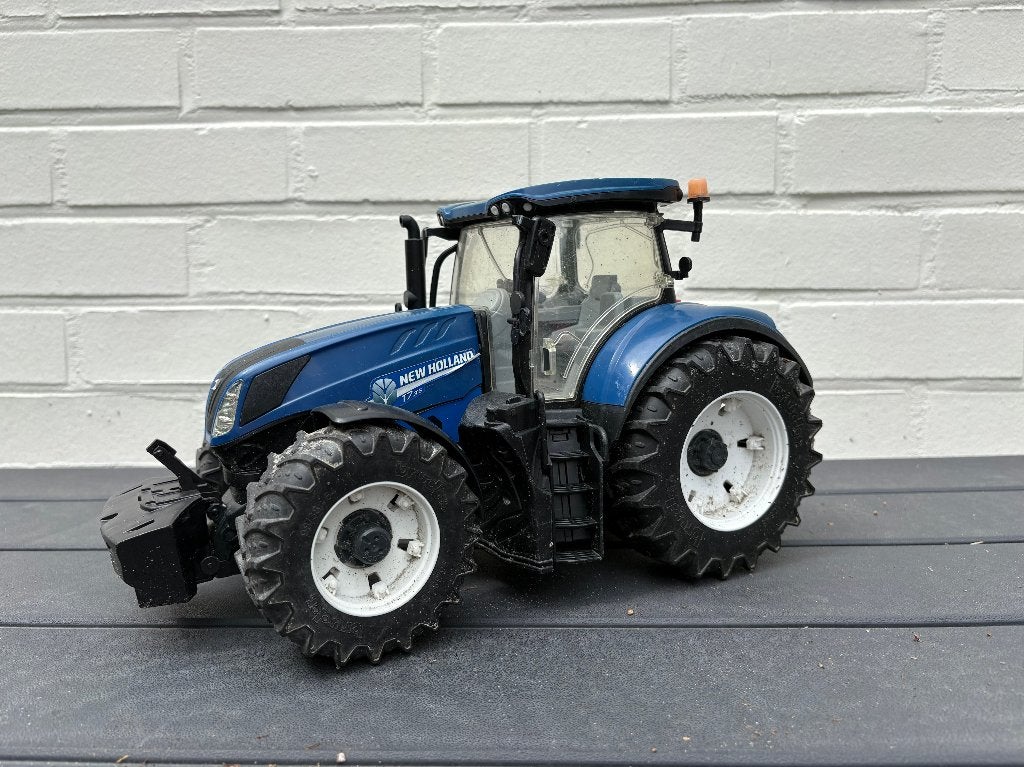 Bruder New Holland T7.315 Tractor – Schaal 1:16, Kinderen en Baby's, Ophalen of Verzenden, Zo goed als nieuw
