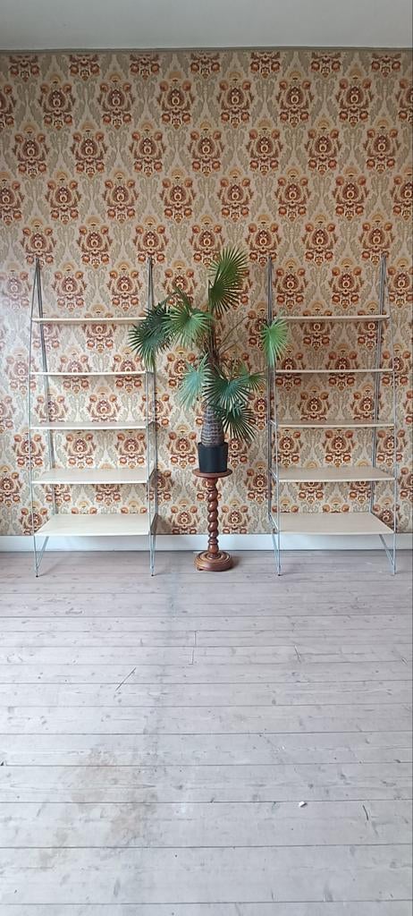 Wandrekken IKEA model " Artist" Goed Bjorklund, Enlèvement